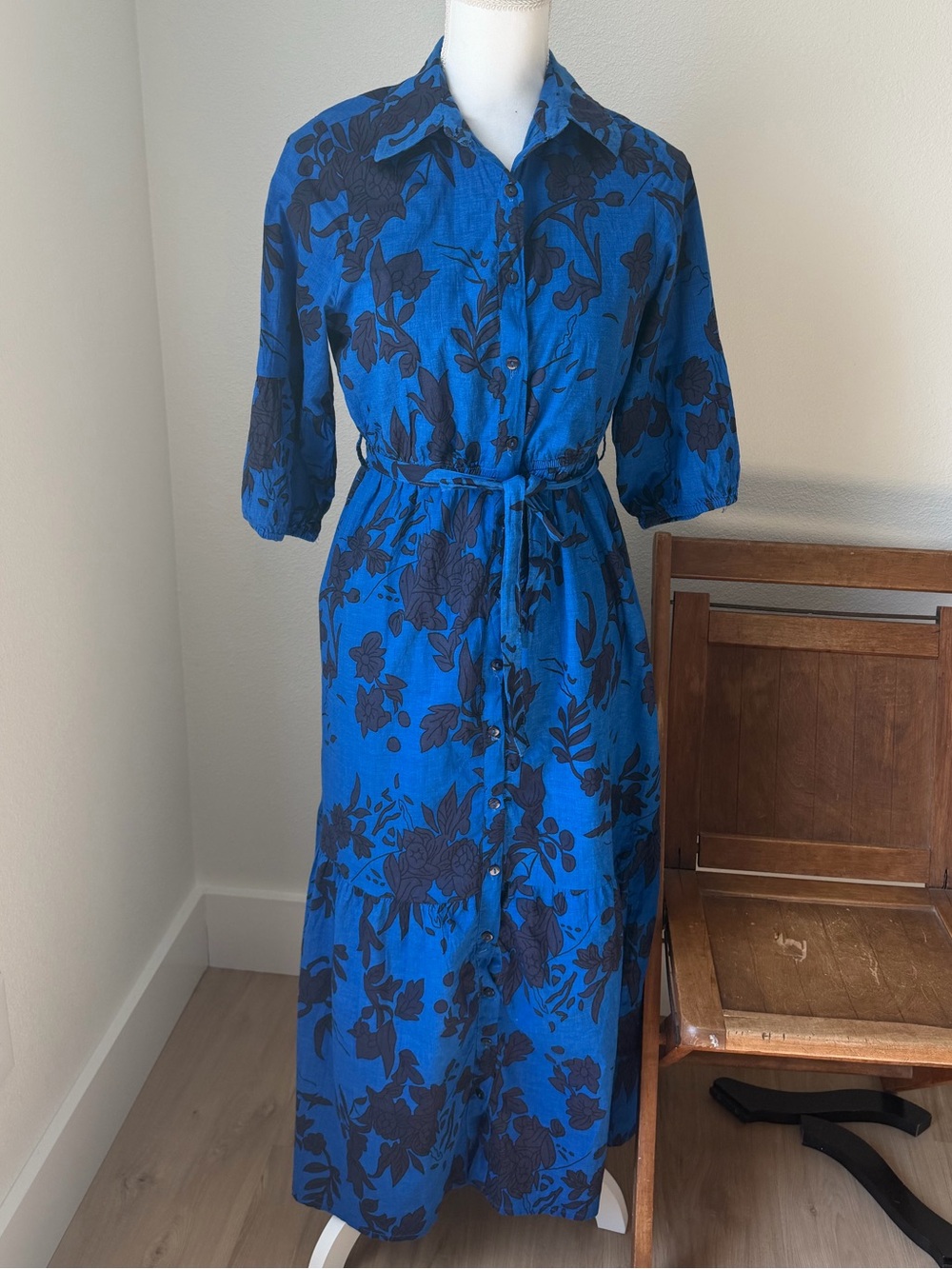 Naoo Blue Floral Maxi Button Down Dress with Self Tie Waist Size M